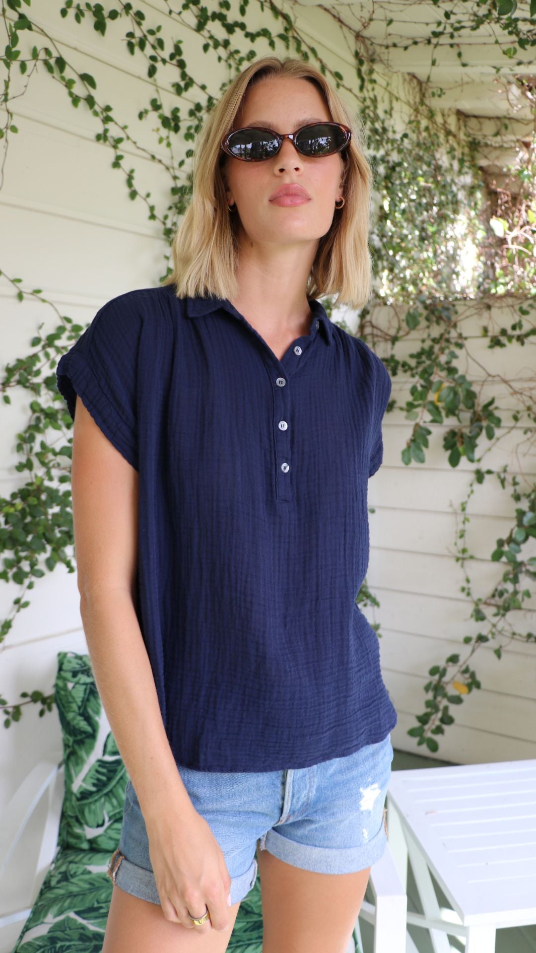 S/S Henley Gauze - Navy