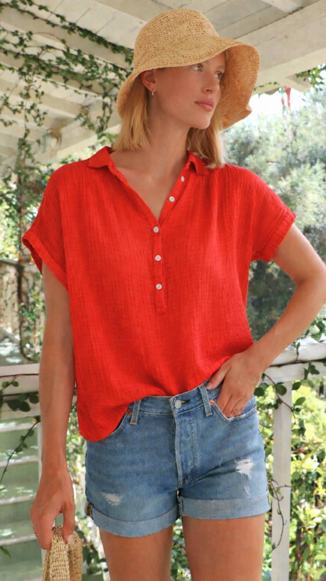 S/S Henley Top Gauze - Cherry